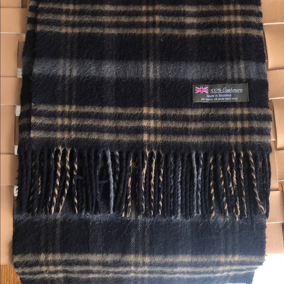 100% Cashmere Made in Scotland Black, tan Scarf - Picture 4 of 5